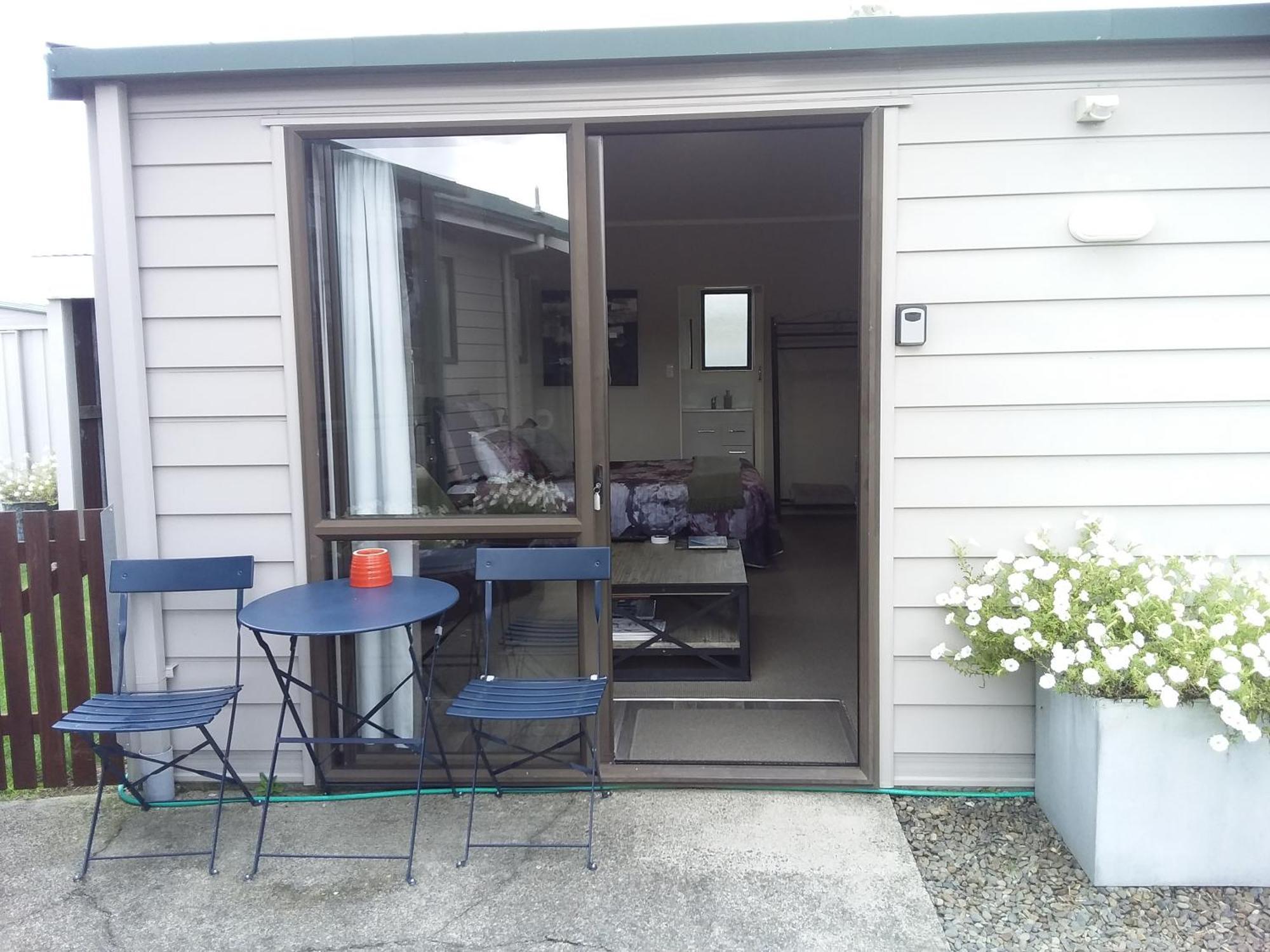 Chris And Dave'S B & B Otorohanga Exterior photo